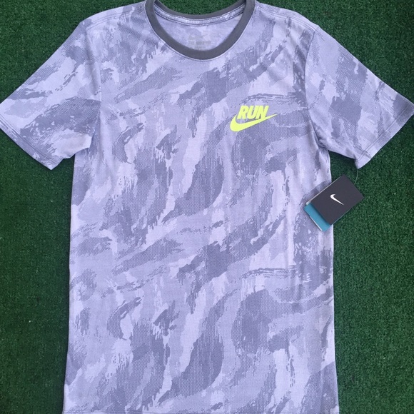 Men's Nike tee Dri fit stay cool - Picture 2 of 4